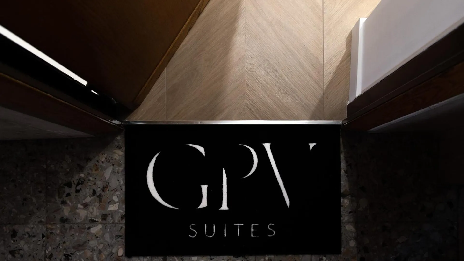 Gpv Suites Naples Guest house