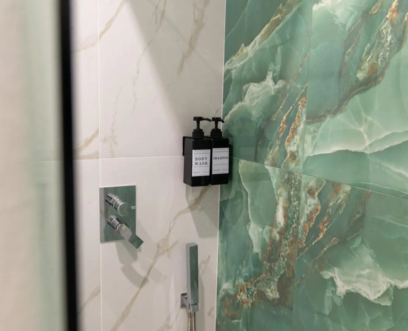 Gpv Suites Naples Guest house