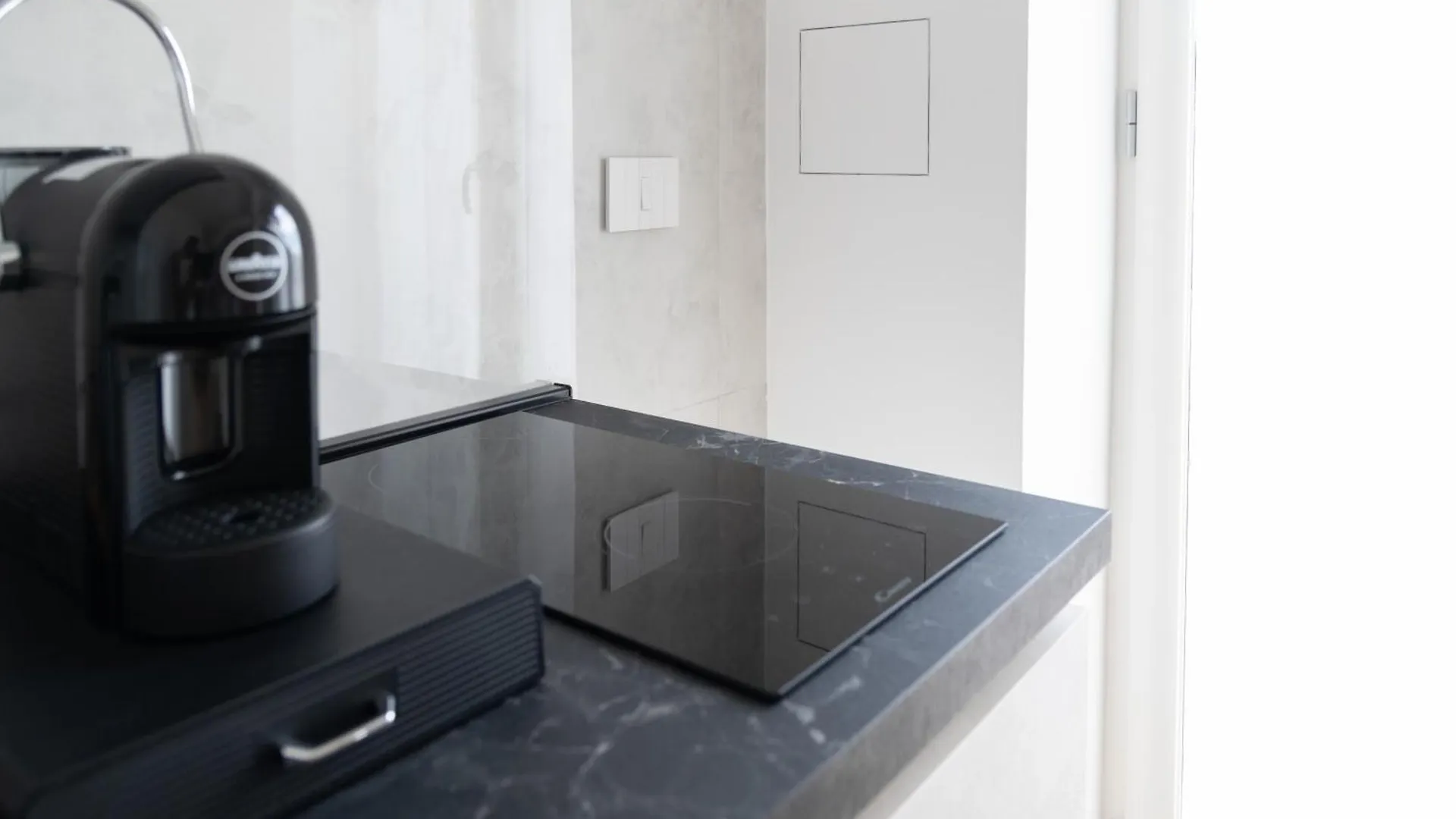 Gpv Suites Naples Guest house