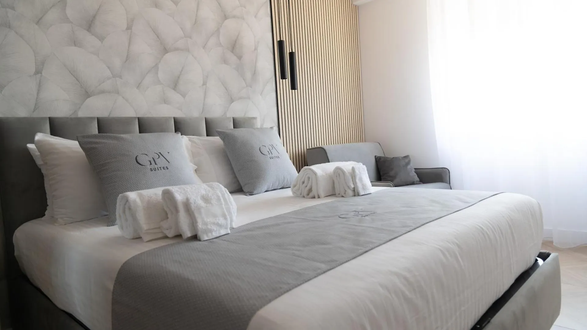 Guest house Gpv Suites Naples Italy
