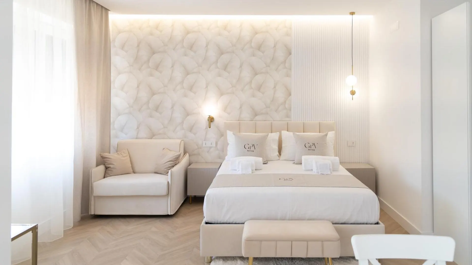 Gpv Suites Naples 0*,